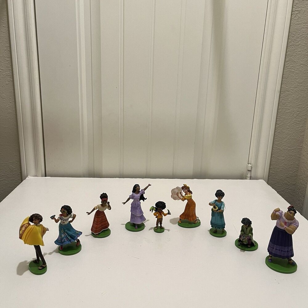 Disney Store Encanto Madrigal Family Figures Lot of 9 2"-5" Toys Figurines Toys